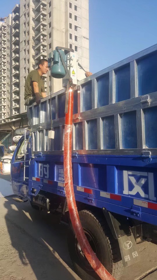 安徽車載吸糧機(jī)，軟管吸糧機(jī)